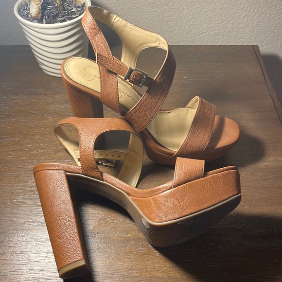 Jessica Simpson 8 1/2 chunky heel - Picture 1 of 9